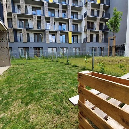 Stylish Apartment With Terrace And Garage In The City Center Plzeň Kültér fotó