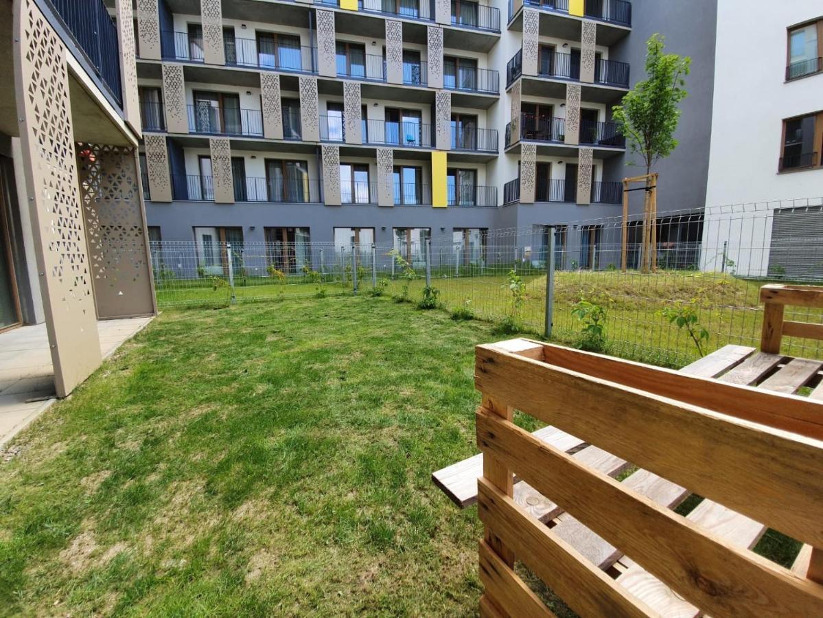 Stylish Apartment With Terrace And Garage In The City Center Plzeň Kültér fotó